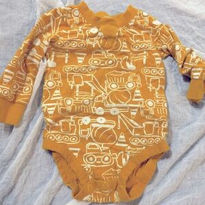4/$10🦄 Mustard construction Bodysuit